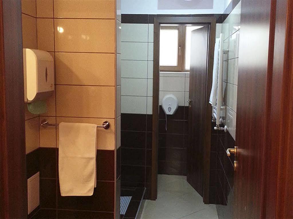 Monte Carlo Palace Rooms Bukarest Eksteriør billede